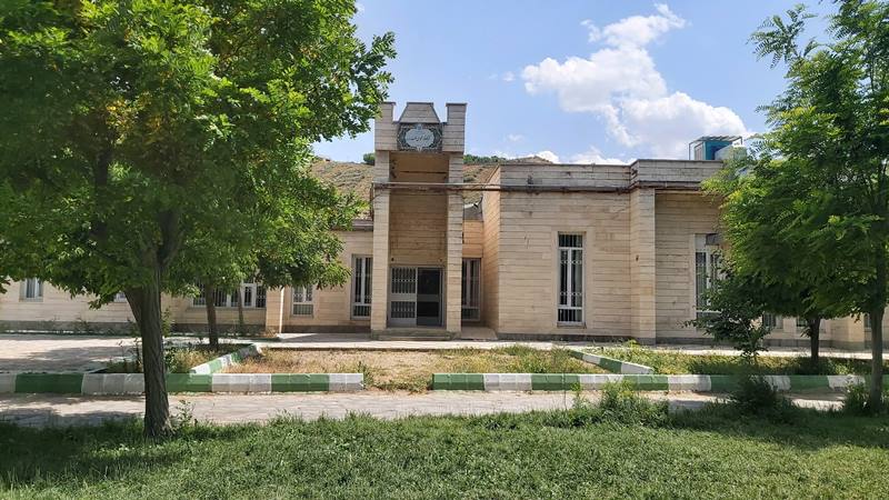 نمای کتابخانه